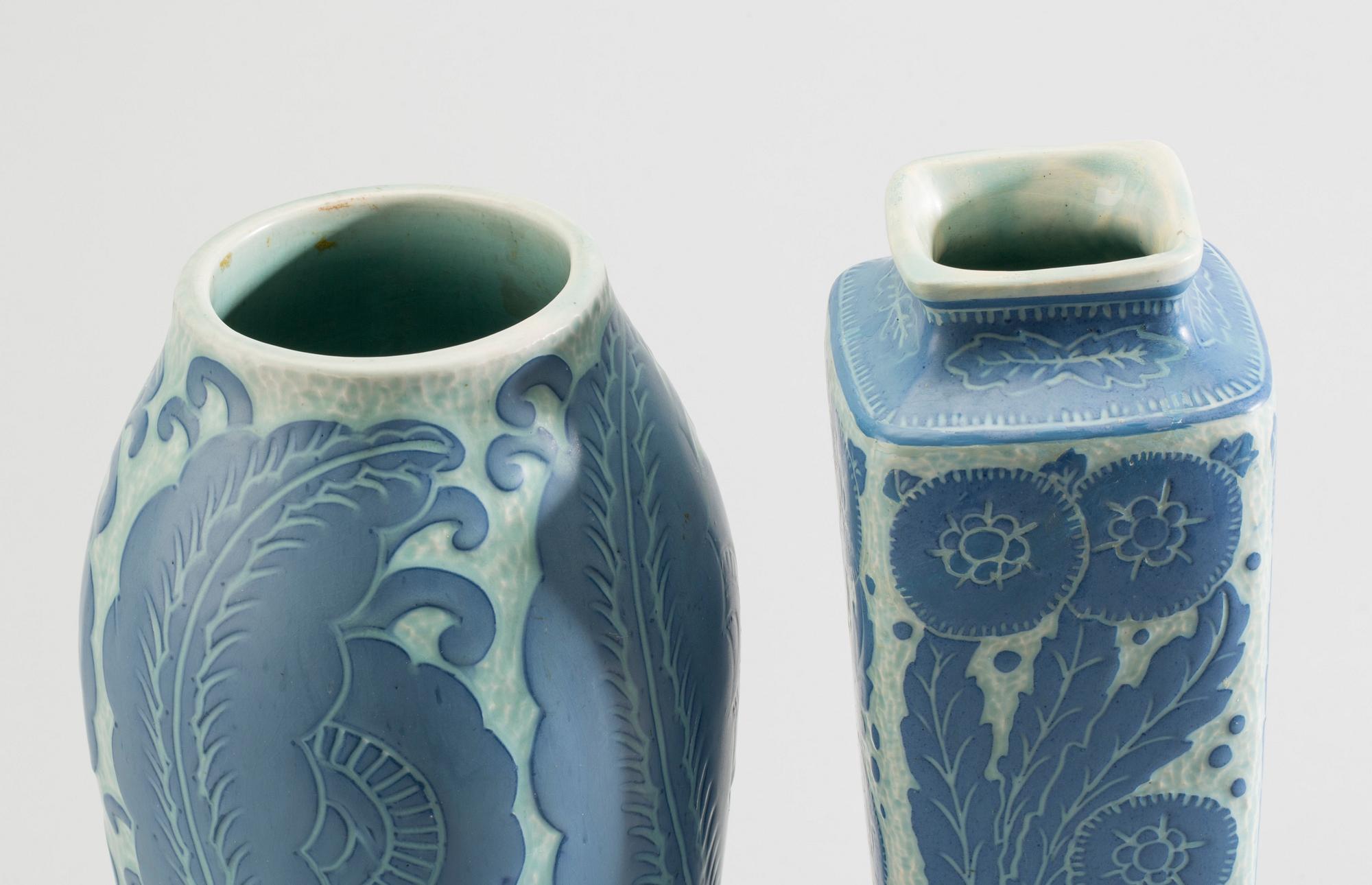 VASER, 2 st, flintgods, Josef Ekberg, Gustavsberg, Sgrafitto, signerad och daterad 1918 samt 1919.