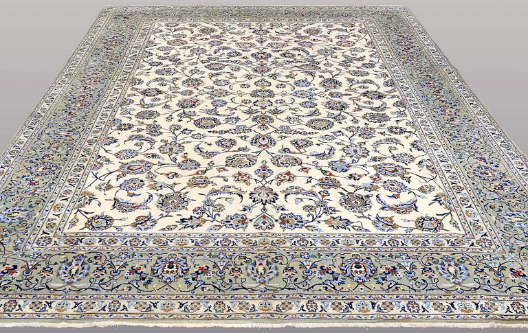 A CARPET, Kashan, 383 x 274 cm.