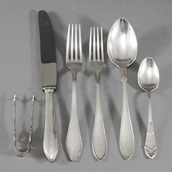 PARTI BESTICK, 26 delar, silver samt låghaltigt silver, bl a Tyskland och Sverige, 1900-talets första hälft, vikt 1031 g.