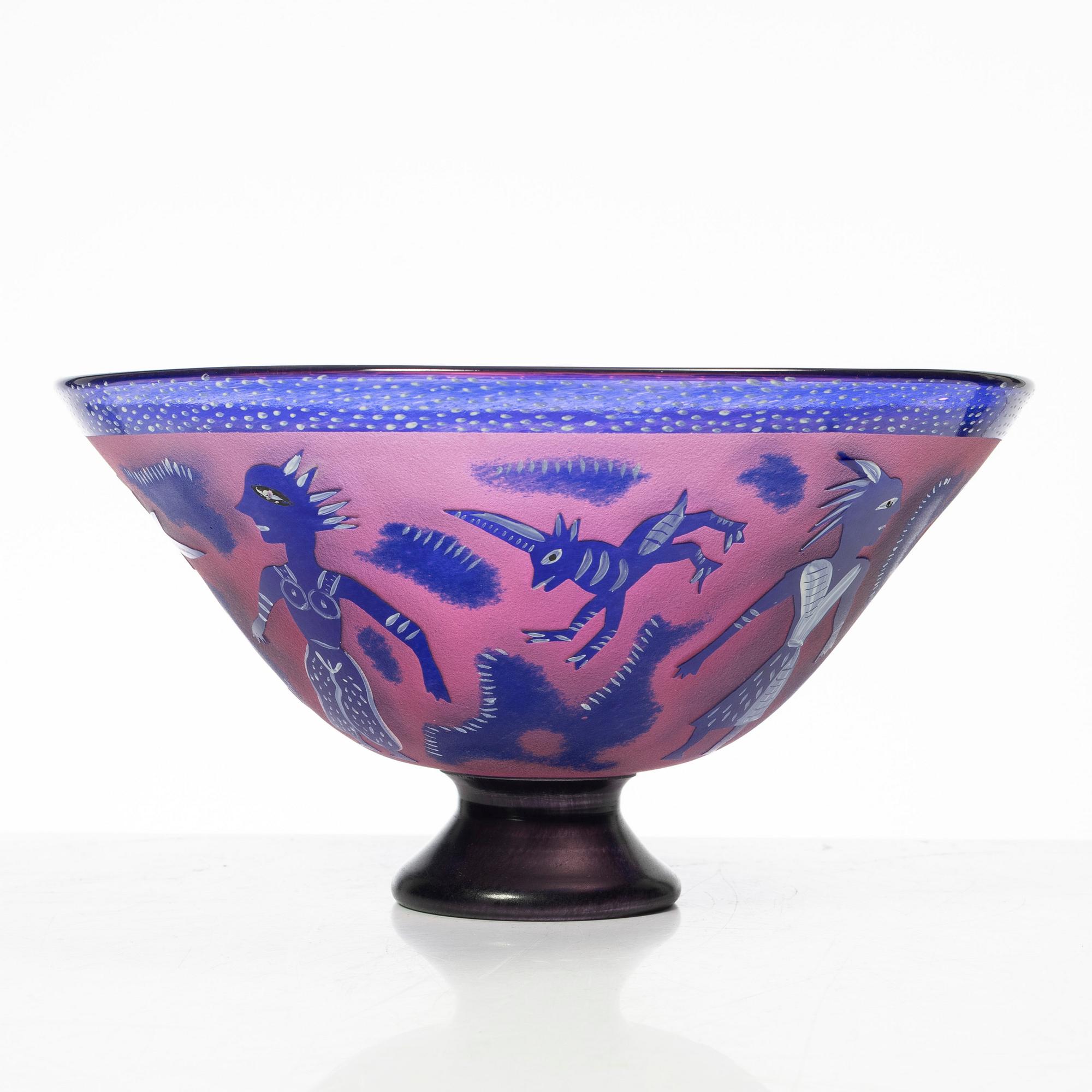 Ulrica Hydman-Vallien, a glass bowl, Kosta Boda.