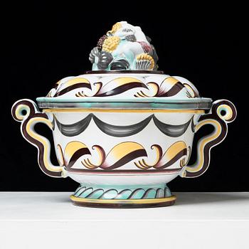 An Arthur Percy creamware lidded wine tureen, Gefle Posrlinsfabrik, Sweden 1920-30's.