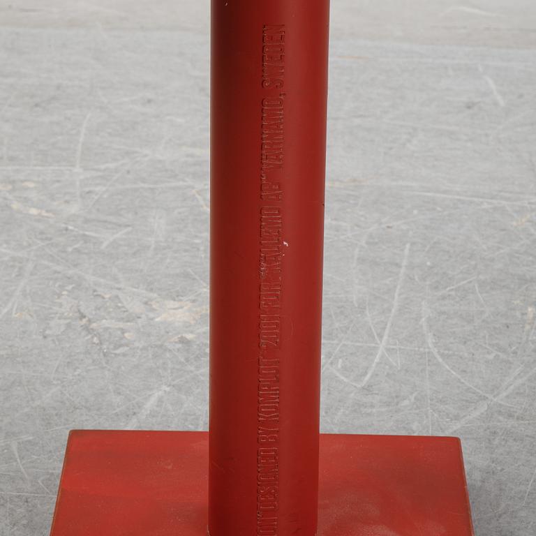 Boris Berlin/Poul Christiansen, a 'Non' table with two chairs by Komplot design for Källmo.