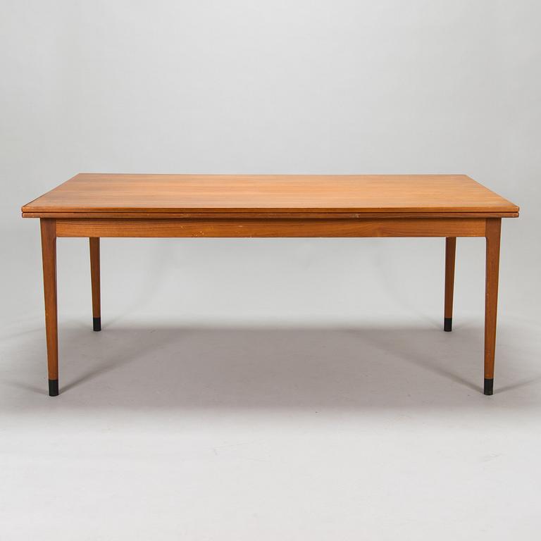 Niels Otto Møller, ruokapöytä ja tuoleja, 8 kpl malli 77, J.L. Møllers Møbelfabrik, Tanska 1960-luku.