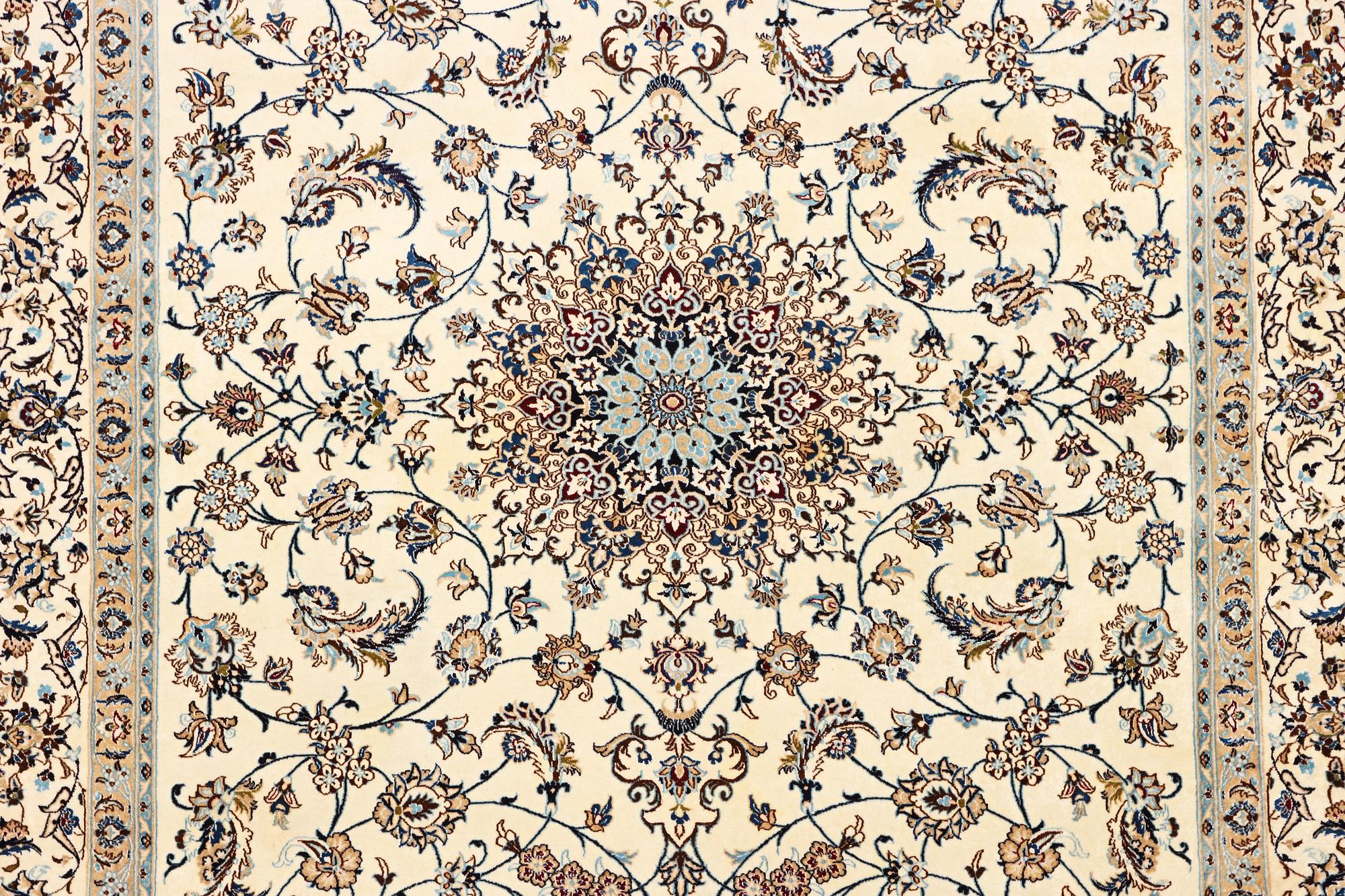 A part silk Nain carpet, 9 LA, a. 398 x 289 cm.
