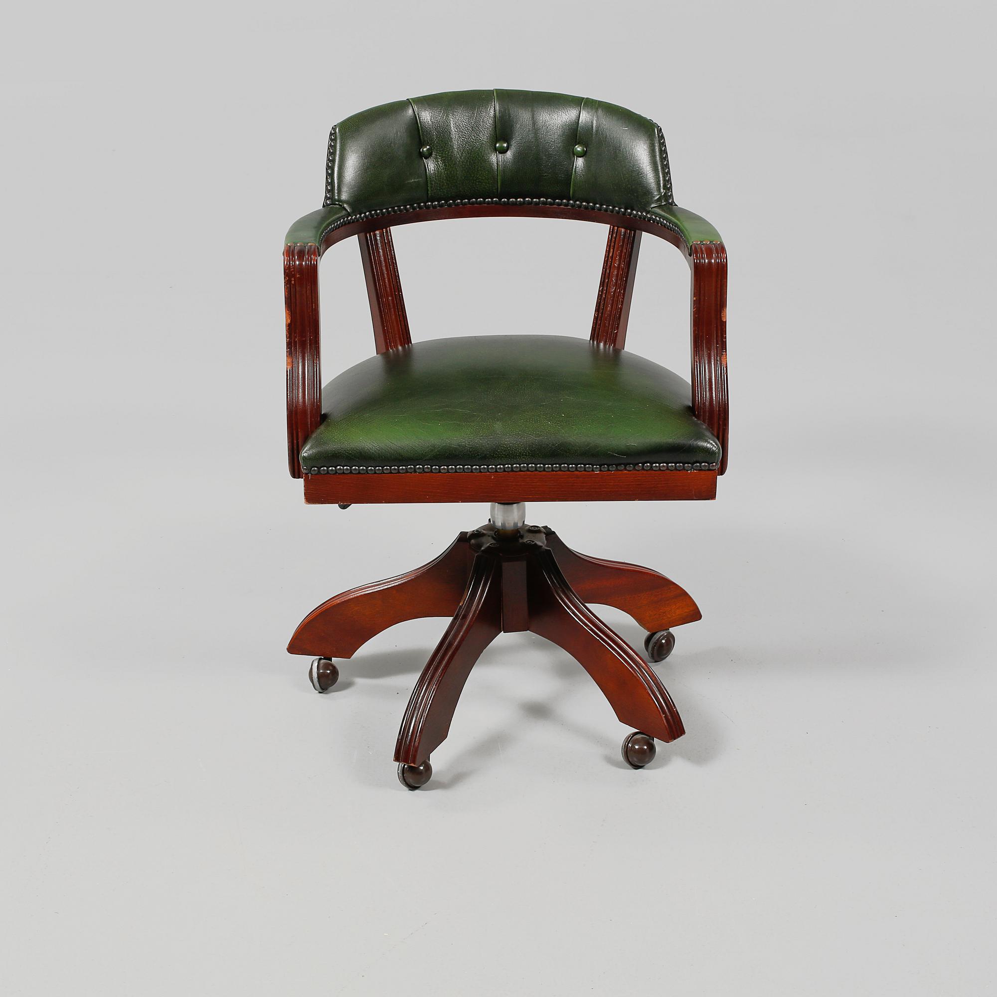 SKRIVBORDSSTOL, engelsk stil, 1900-talets andra hälft.