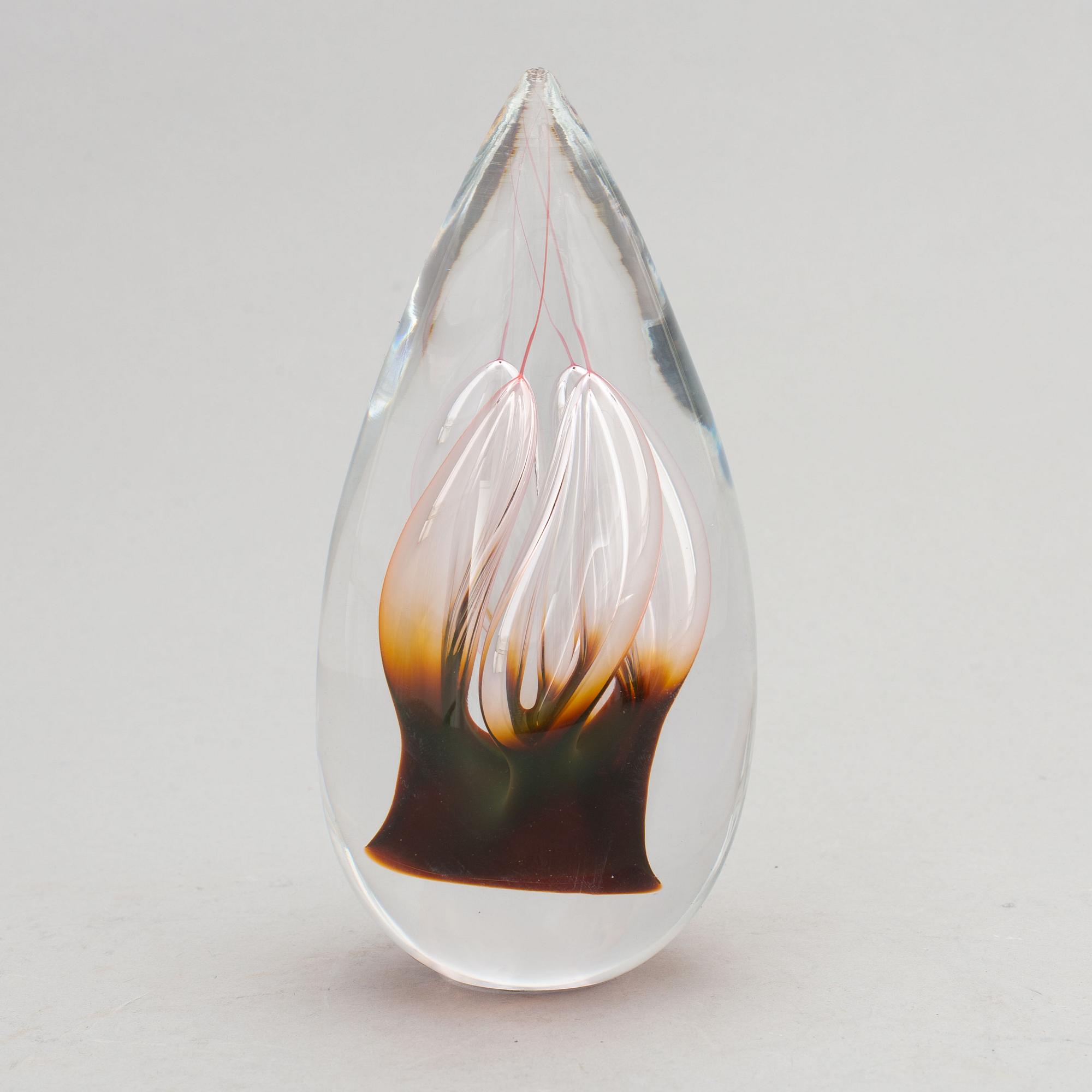 Hanne Dreutler & Arthur Zirnsac, a glass sculpture, Studio Åhus, Sweden, 2016.