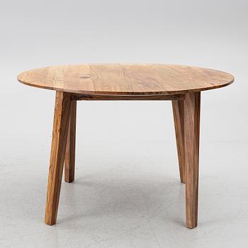 A dining table, House Doctor.