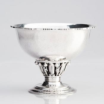 Georg Jensen, skål på fot, Köpenhamn ca 1919-1924, sterling silver, design nr 180B, svenska importstämplar GAB F.