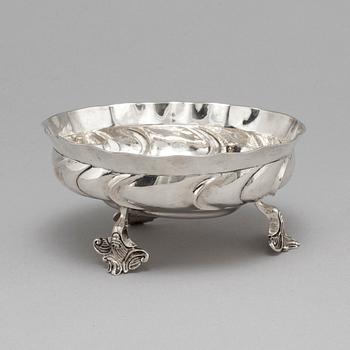 Konfektskål, silver, dubbelslagen mästarstämpel EM, troligen Erik Monrad Köpenhamn 1760-tal. Rokoko.