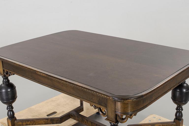 MATBORD, barockstil,  brickmärkt E. Pettersson Gefle Möbleringsaffär, 1930-tal.