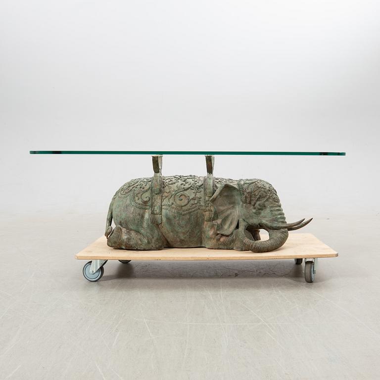 Coffee table, second half of the 20th century.