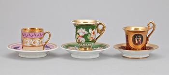 PARADKOPPAR MED FAT, 3 st, porslin, bl a meissen, empire, 1800-talets början.