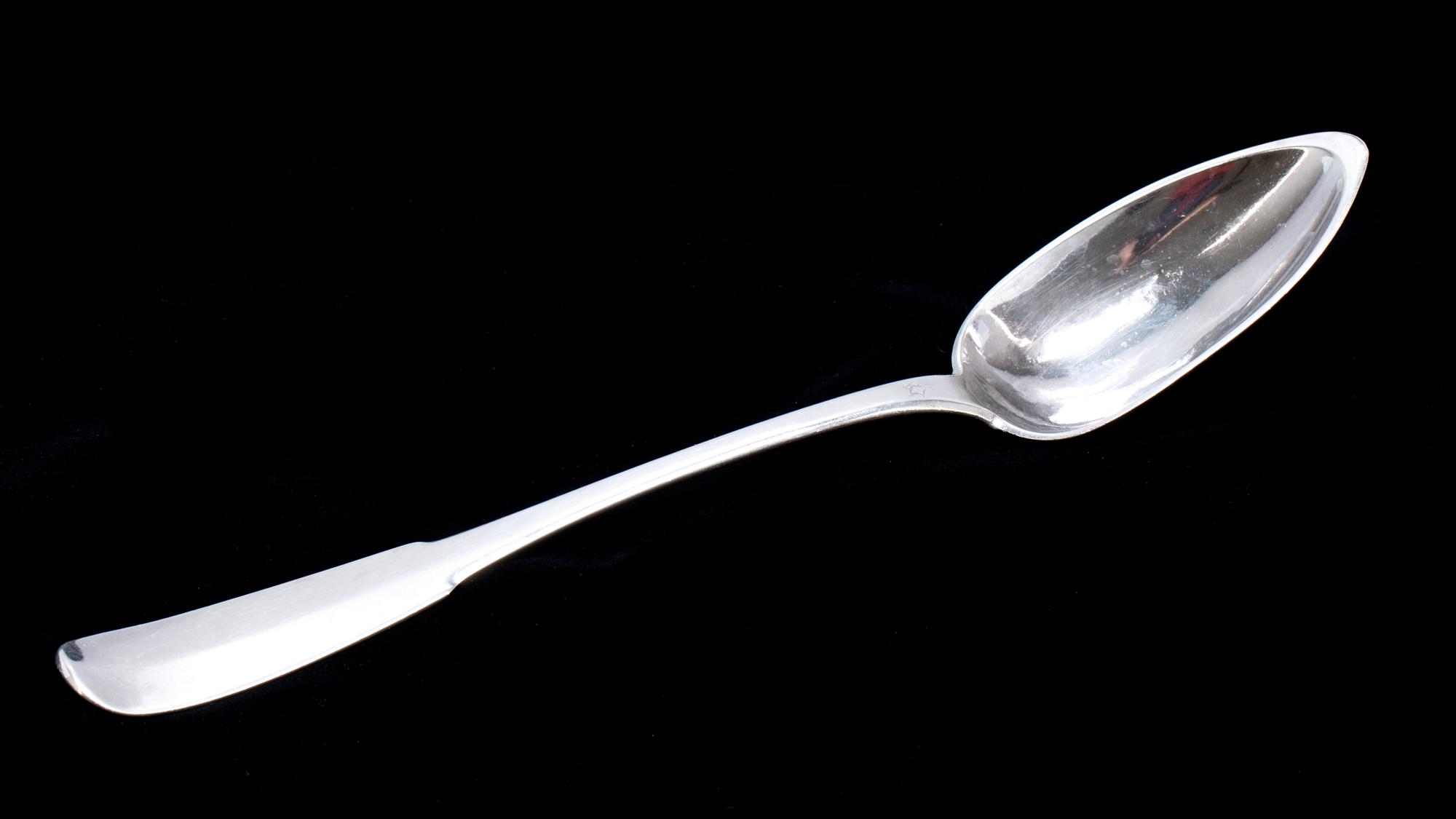 RAGUSKED, silver. Frankrike. 155g.