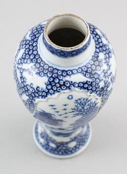 VAS, porslin, Kina, 1700-tal.