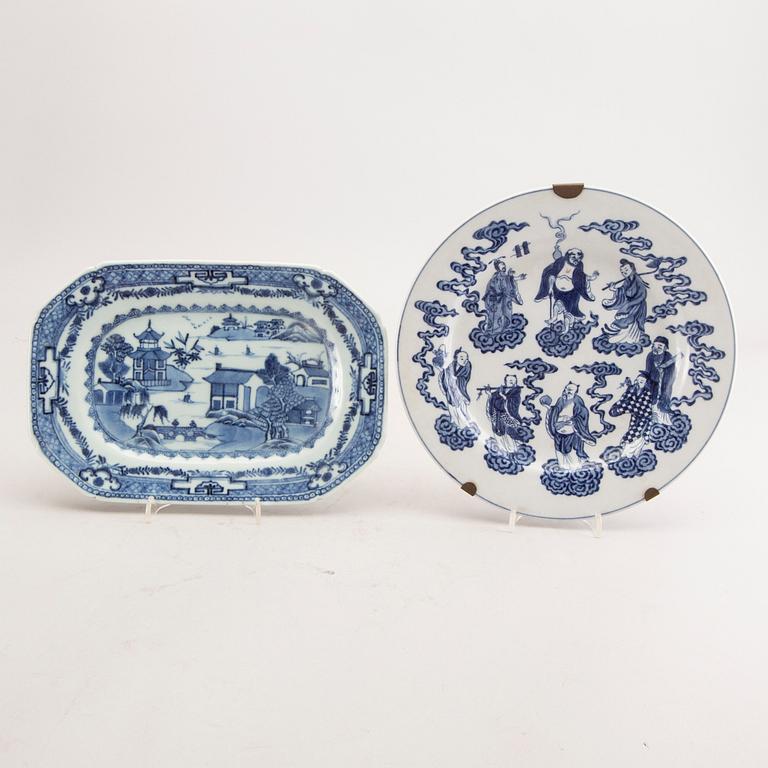 A Set of two Chinese porcelain Qianlong and Daoguang plates.