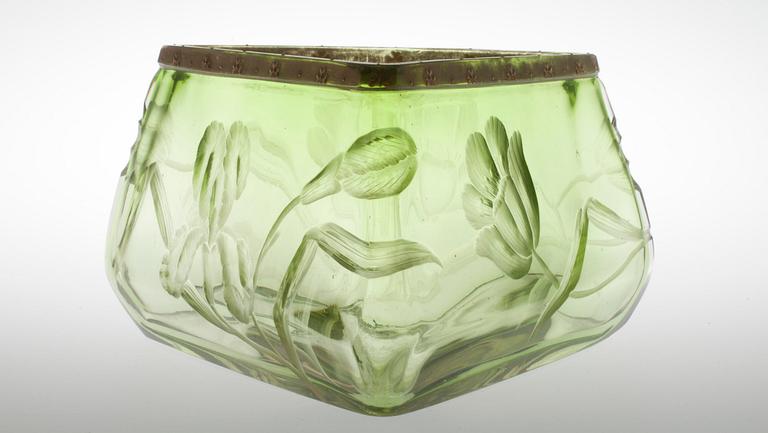 VAS, slipat glas, Art Nouveau, ca 1900.