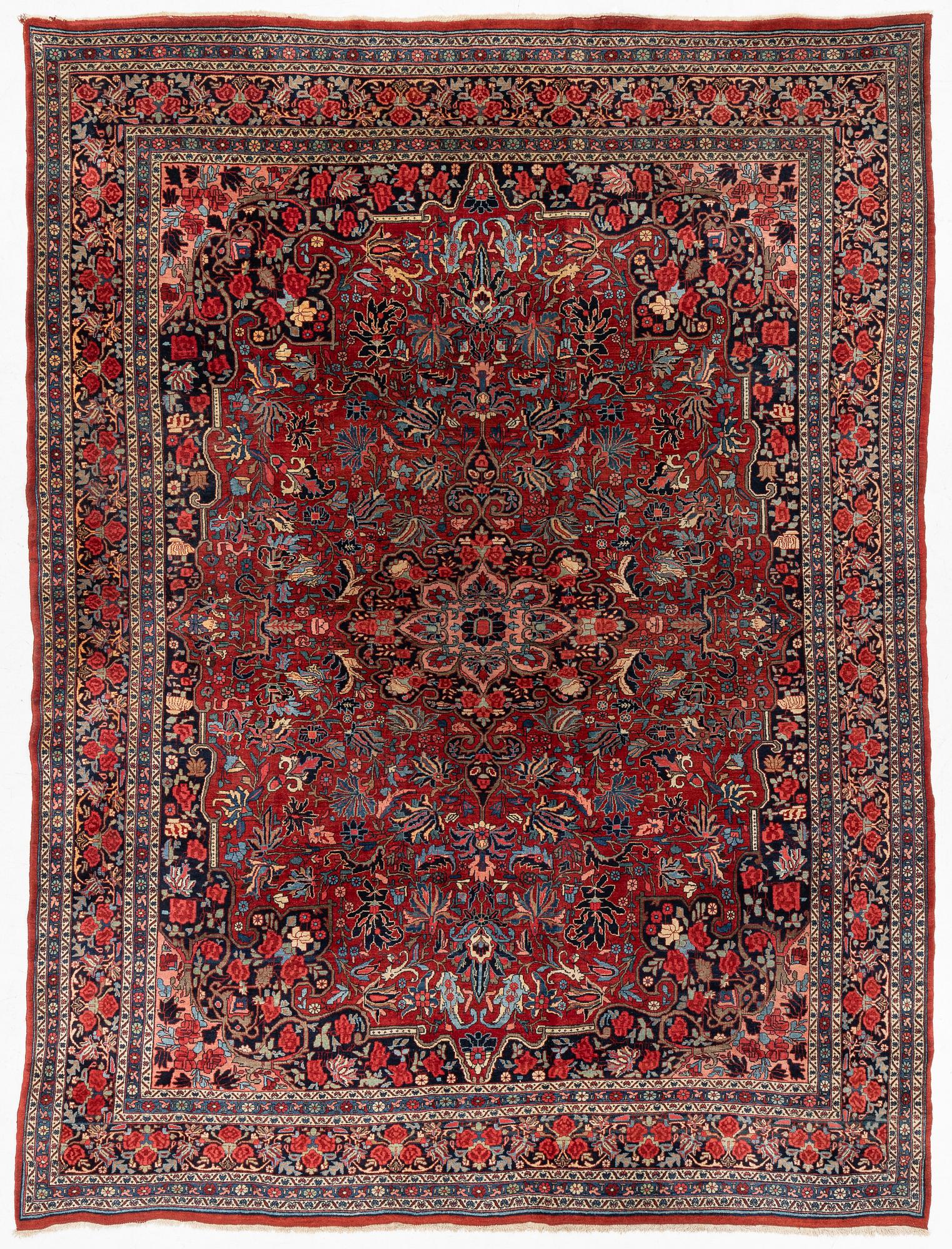 A semi-antique Bidjar carpet, c. 356 x 266 cm.