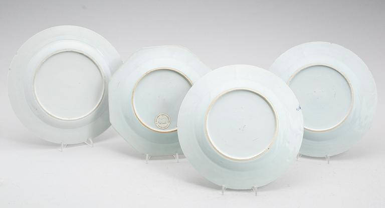 TALLRIKAR, 4 st, porslin, Kina, sekelskiftet 1800.