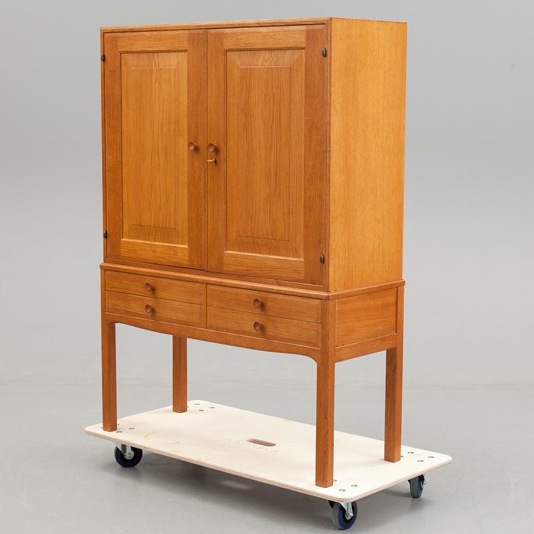 CARL MALMSTEN, skåp, "Oktober".