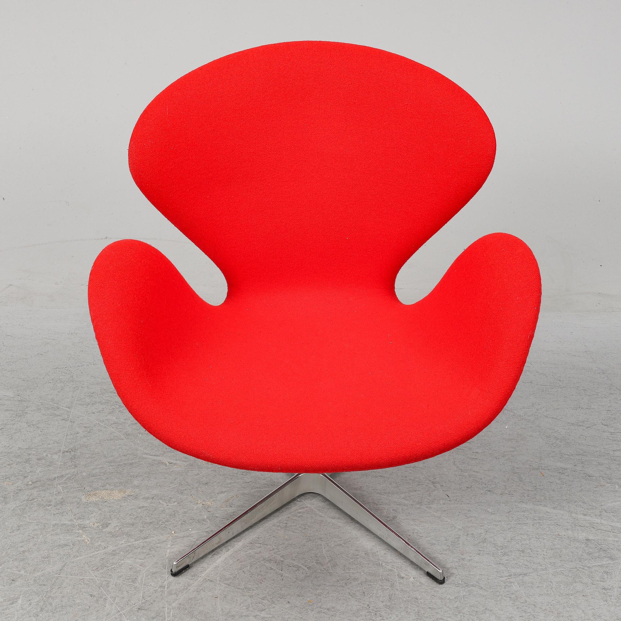 ARNE JACOBSEN, a 'Swan' lounge chair from Fritz Hansen.
