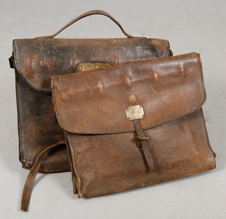 LÖS/POSTVÄSKOR, 2 st, läder, 1900-talets förta hälft.