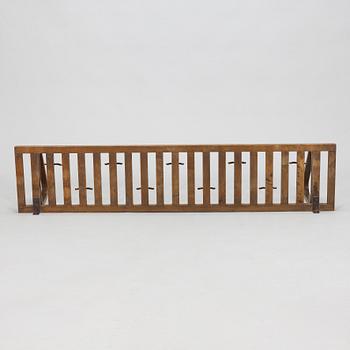 Alvar Aalto, hatthylla/ klädhängare, modell 113, O.Y. Huonekalu-ja Rakennustyötehdas A.B. 1930/1940-tal.