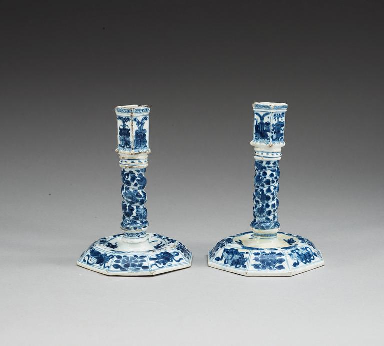 A pair of blue and white candlesticks, Qing dynasty, Kangxi (1662-1722).