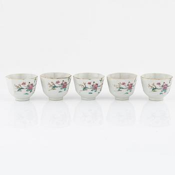 Koppar, 5 st, porslin, Kina, sen Qingdynasti, omkring år 1900.