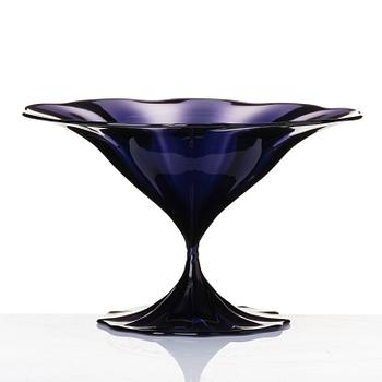 Simon Gate, a purple glass bowl 'Slottsglas', Orrefors Sweden 1920s.
