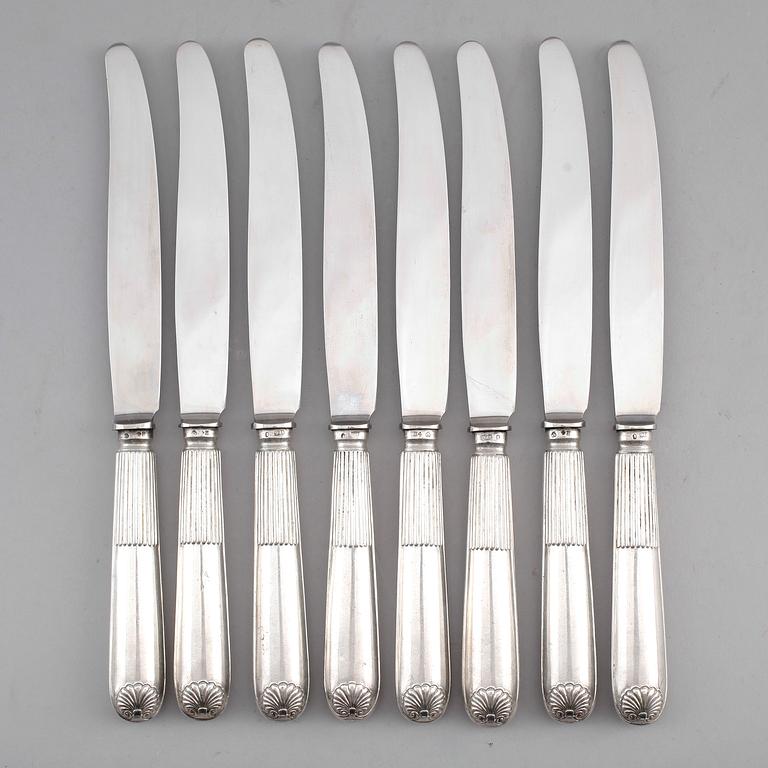 MATKNIVAR, 12 st, silver, Johan Petter Grönvall, Stockholm 1832. Vikt med stålblad ca 900 g.