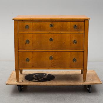 CHEST OF DRAWERS, 19th century.