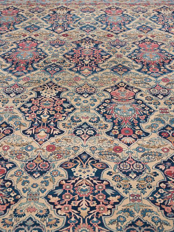 Matta, semiantik Kirman, ca 448,5-450 x 322-326 cm.