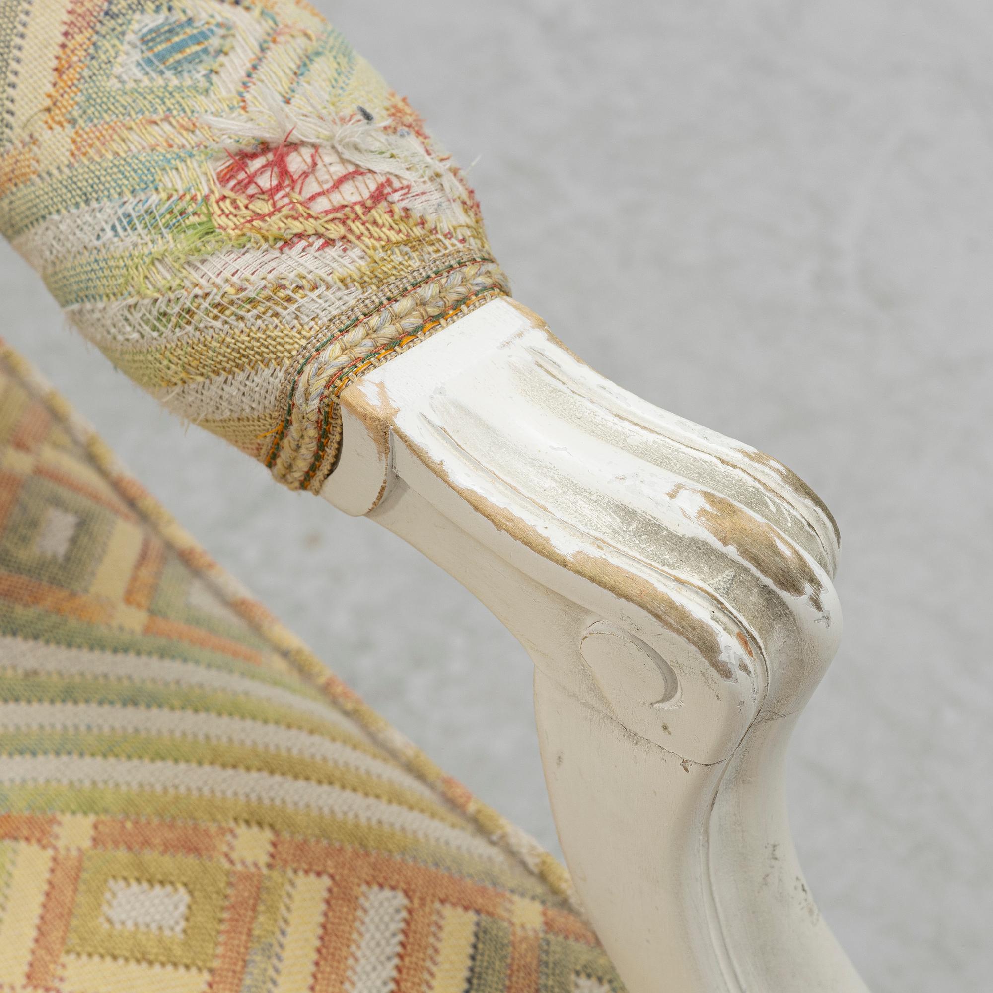 Karmstolar, ett par, sk. Gripsholmsmodell, sent 1900-tal.