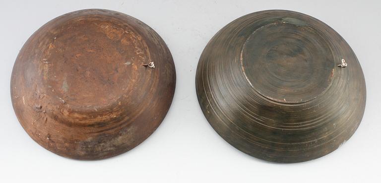 ÖLBOLLAR, 2 st, allmoge, 1800-tal.