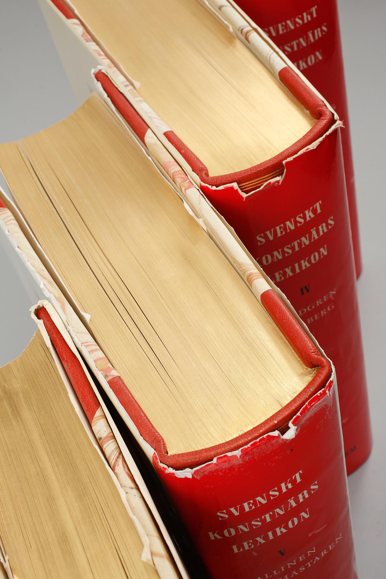 BÖCKER, 5 volymer, Svenskt Konstnärslexikon I-V, Allhems Förlag, 1952-1967.