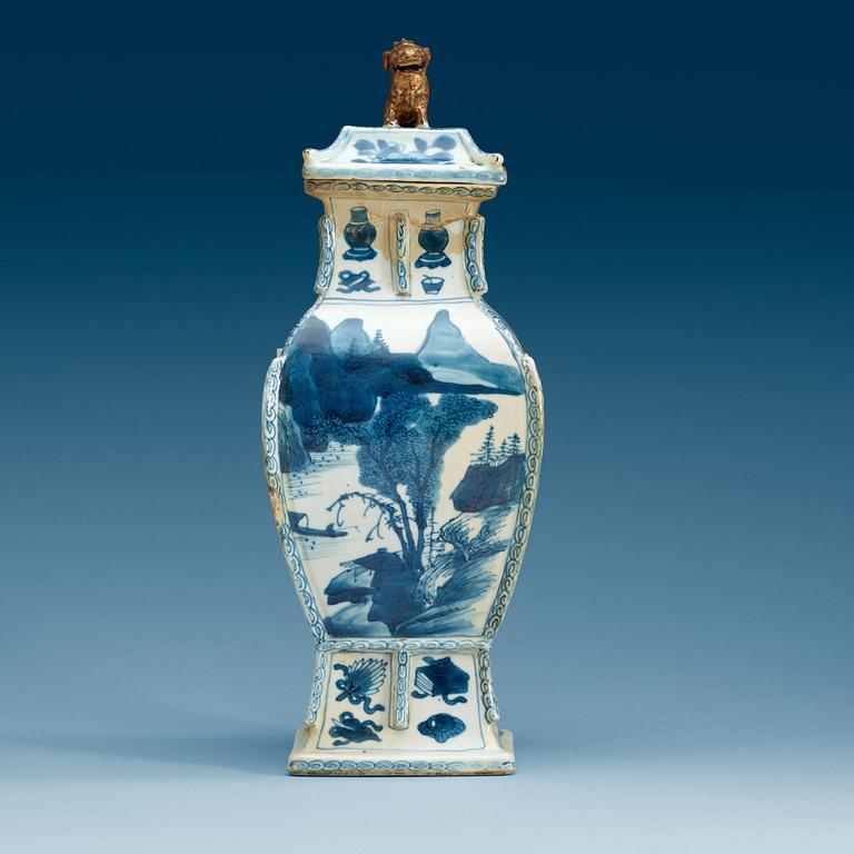 A blue and white vase, Qing dynasty, Kangxi (1662-1722).