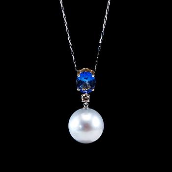 23. A PENDANT, South Sea pearl Ø 15,4 mm, tanzanite 2.34 ct, brilliant cut diamond 0.15 ct W/vs.