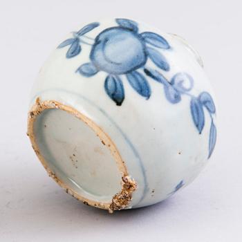 Four pieces of Chinese porcelain, two of which dated to the Ming dynasty (1364-1644).