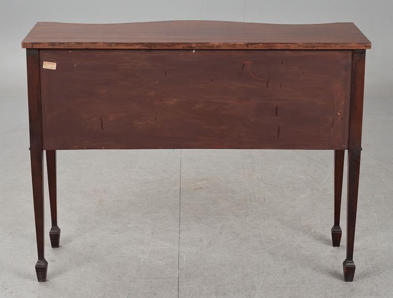 SIDEBOARD, engelsk stil, 1900-talets andra hälft.