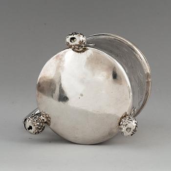 Hans Jorgensen Bull (verksam i Trondhjem 1660-1684), dryckeskanna, silver. Barock.