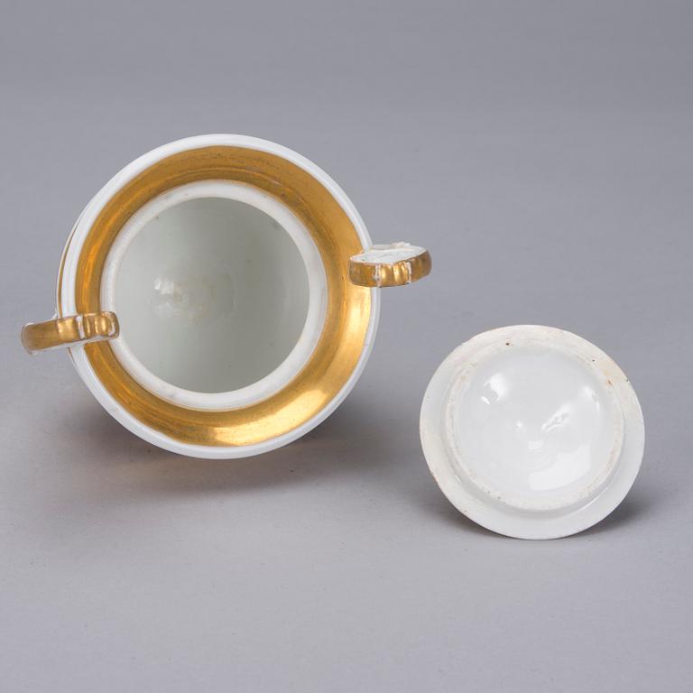 SOCKERSKÅL MED LOCK, porslin, empire, Gardner ca 1820.