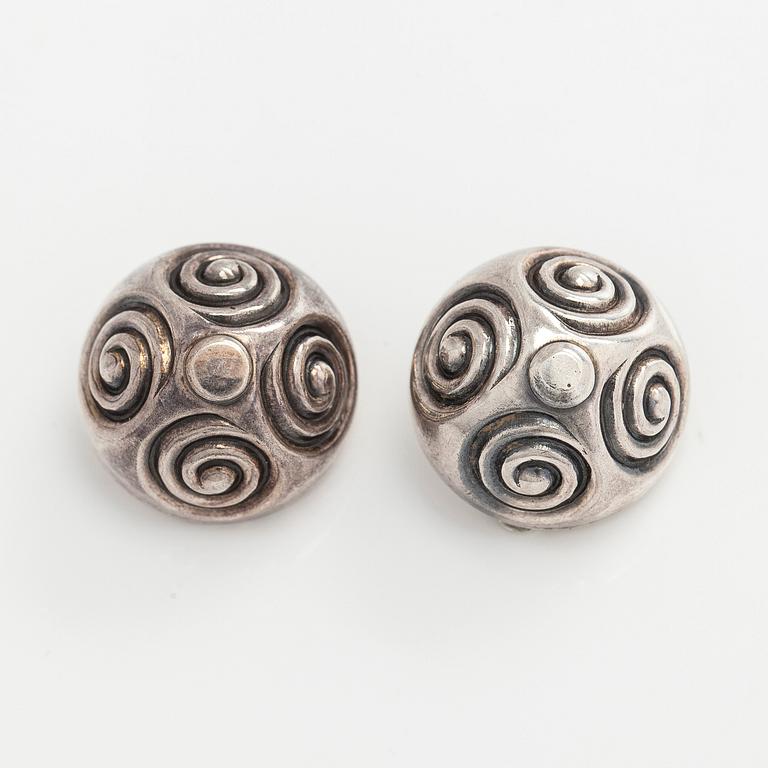 Kalevala Koru, A sterling silver necklace bracelet and earrings, "The Treasure from Halikko" 1979 and 1988.