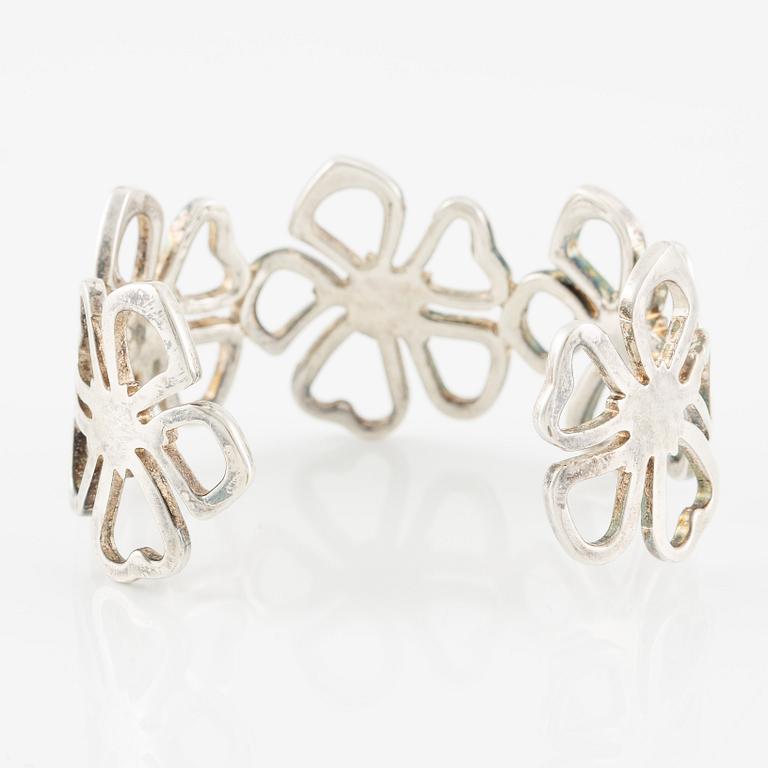 Tiffany & Co, Elsa Peretti, "Hibiscus" bangle, silver.