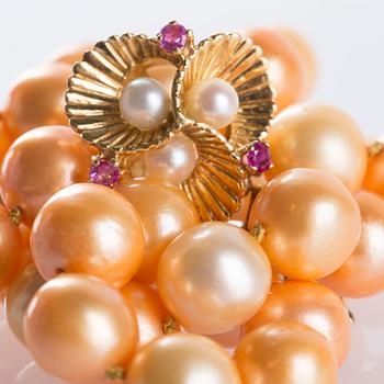 COLLIER, odlade sötvattenspärlor med lås i 18K guld.