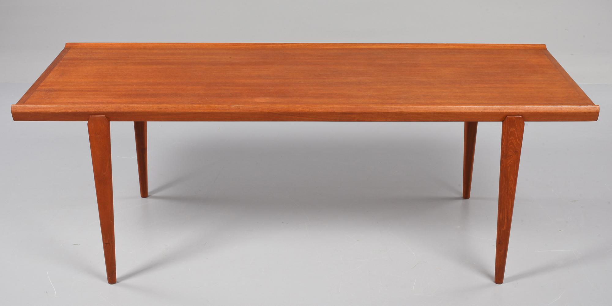 SOFFBORD, omkring 1900-talets mitt.