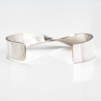 Pekka Piekäinen, Armband, sterlingsilver. Platinoro, Åbo.