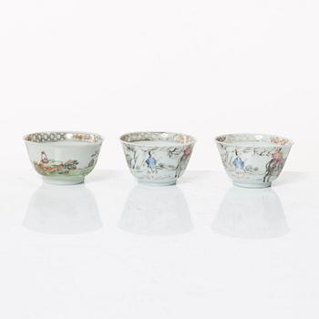 A set of three famille rose cups, Qing dynasty, Qianlong (1736-95).