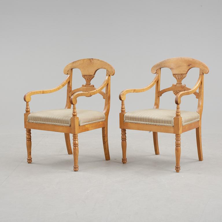 KARMSTOLAR, ett par, Karl-Johan, 1800-talets första hälft.