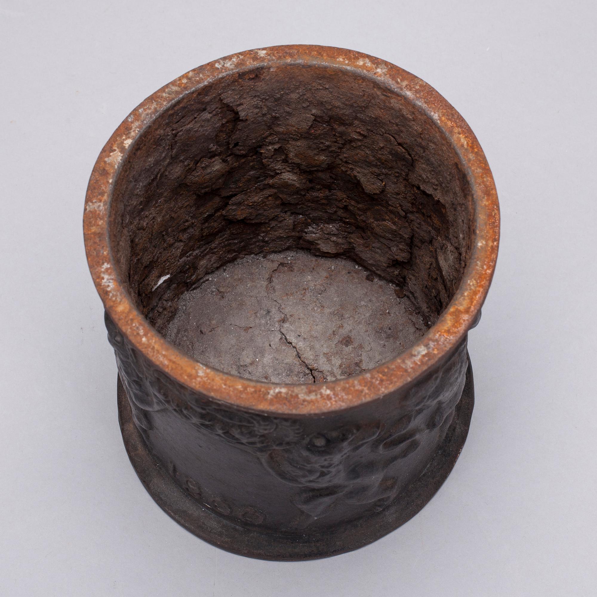 TOBAKSBURK, gjutjärn, 1800-tal.