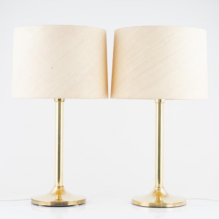 A pair of brass table lamps by Möllers Armatur, Eskilstuna, second half of the 20th century.